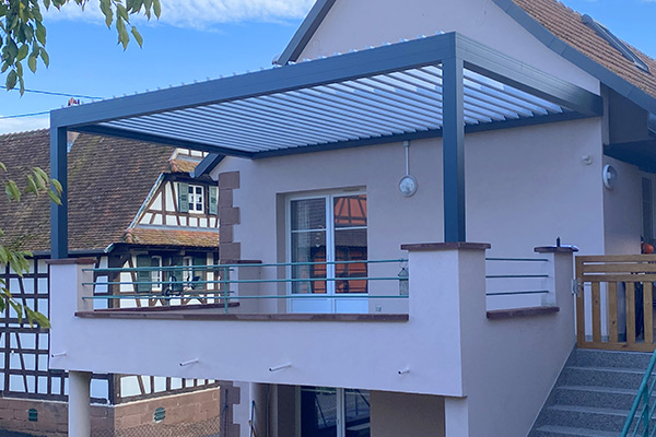 Pergola bioclimatique à Zutzendorf
