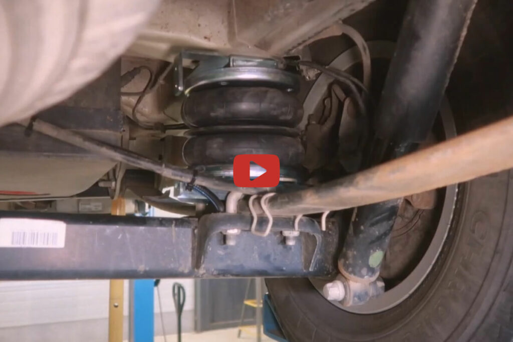 Montage des suspensions Plug&Drive sur Michel, le fourgon de Philippe Douteau, Youtubeur nomade
