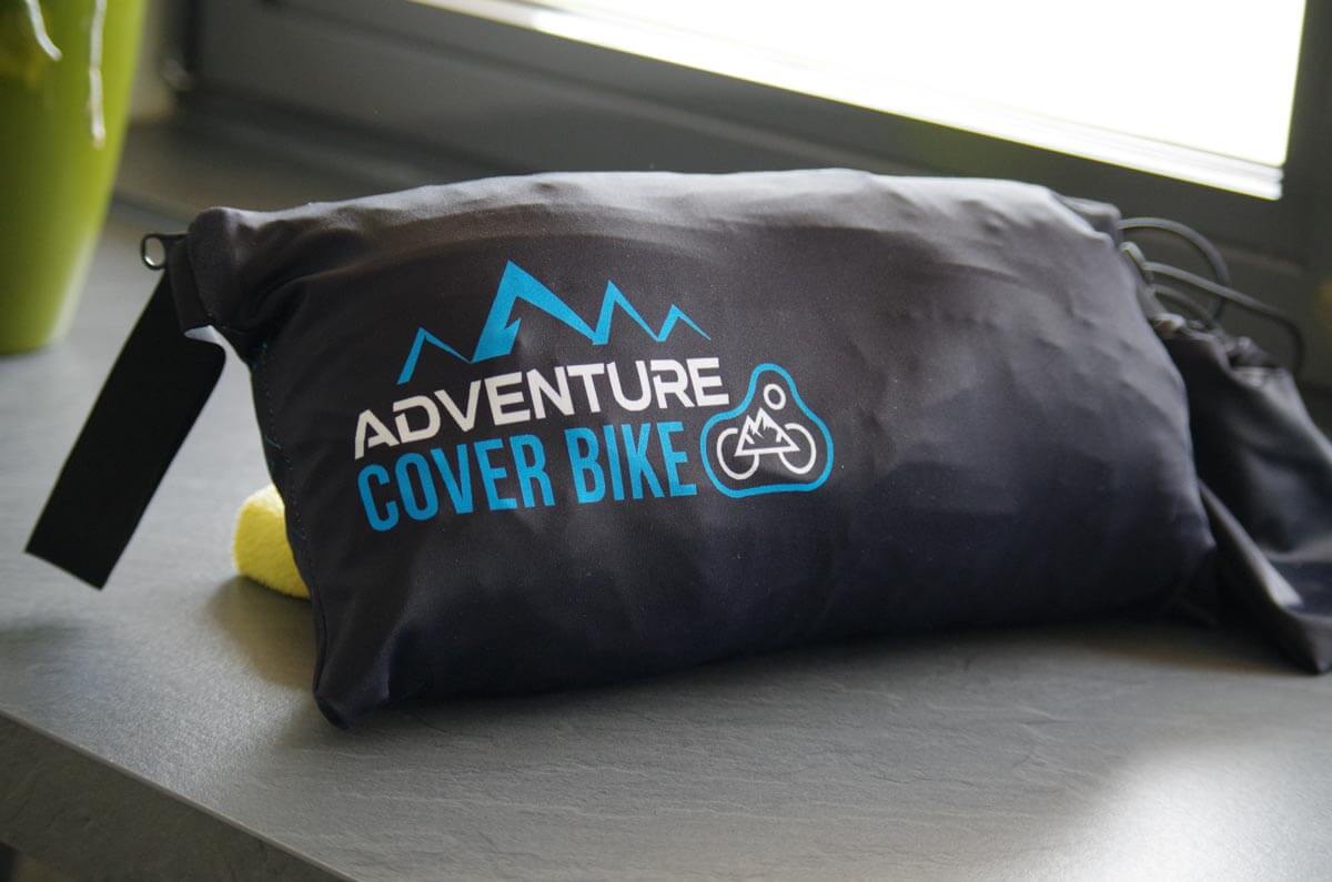 Pochette de rangement intégrée à la housse pour vélos ADVENTURE COVER BIKE